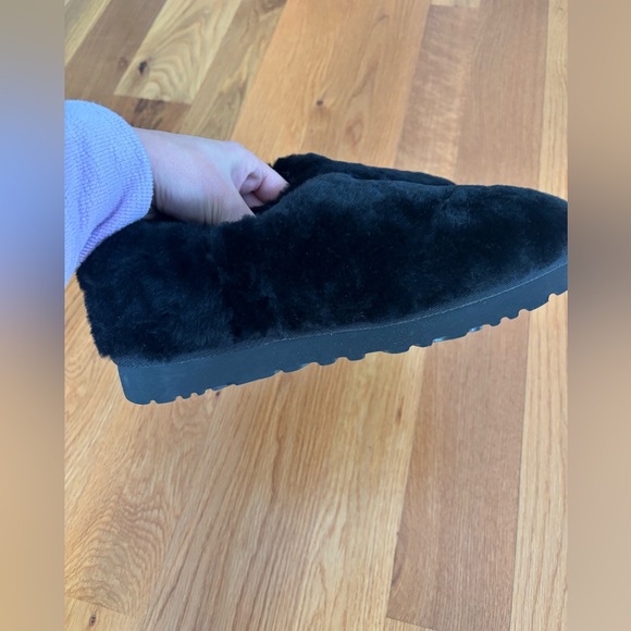 Ugg Classic Cozy Bootie in Black Size 7 New - Picture 7 of 9